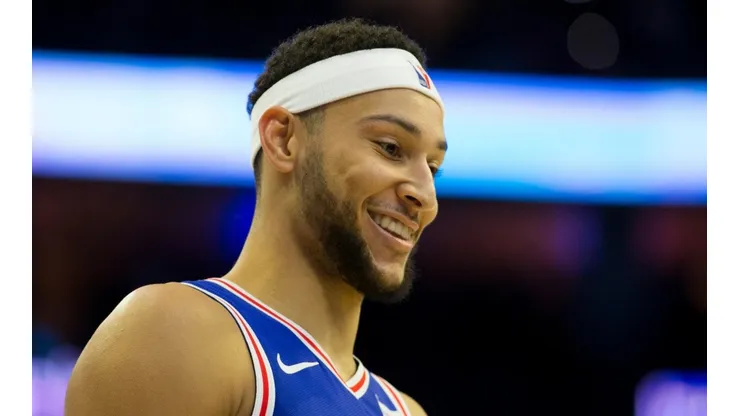 Se viraliza vídeo de burla a Ben Simmons encestando triples en una práctica