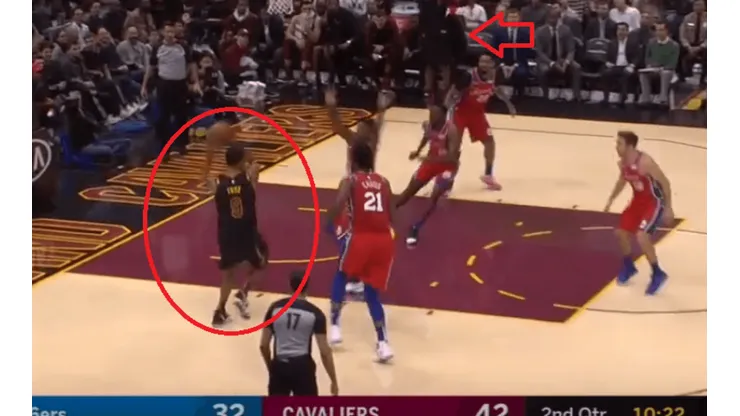 El blooper del año: Channing Frye le pasa el balón a Collin Sexton... ¡Que está en el banco!