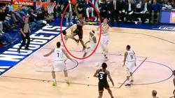 Kawhi Leonard se da media vuelta y la clava desde la línea de tiros libres