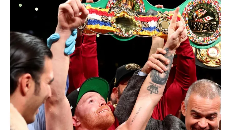Canelo presumió su victoria en las redes.