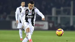 Cristiano Ronaldo ejecutando el penal del triunfo.