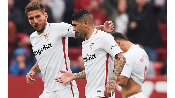 Banega condujo al Sevilla a la cima de La Liga