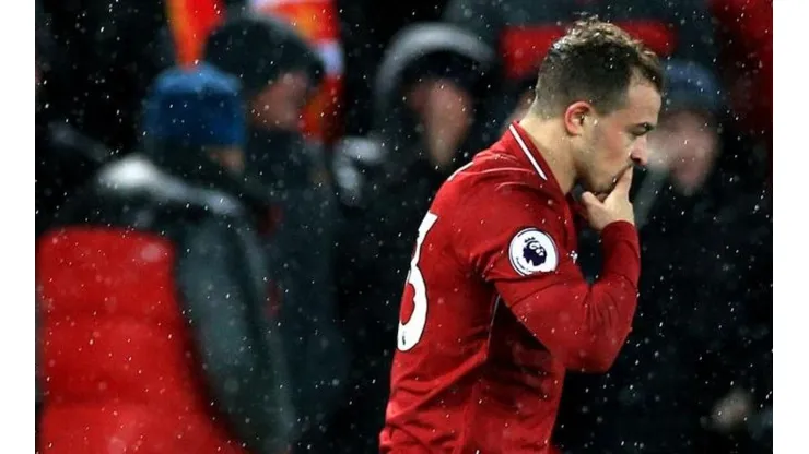 Shaqiri entró derecho, liquidó al United y condujo al Liverpool a la cima