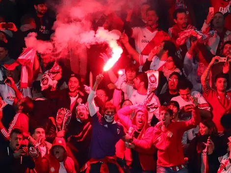 Está totalmente loco: un hincha de River se tatuó un escritorio en el brazo