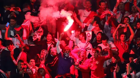Los hinchas de River en el Santiago Bernabeu.