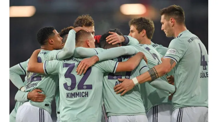 Bayern goleó de visitante.