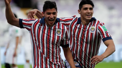 Foto del gol de Chivas.