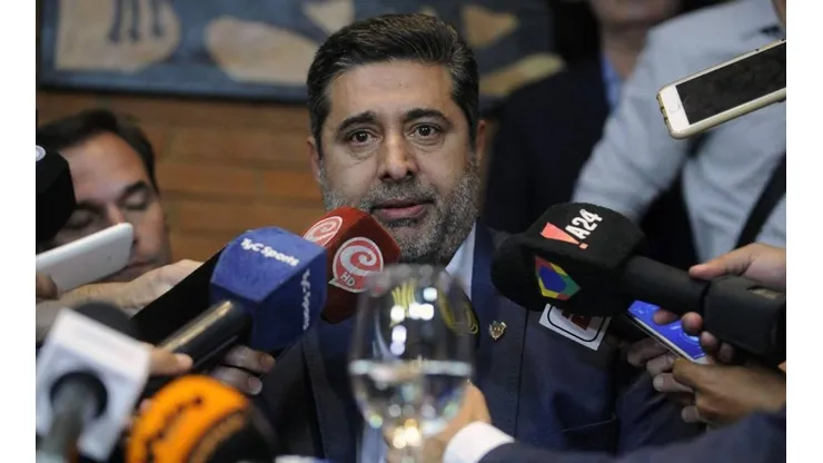 No renuncia nada: Angelici no le va a cumplir el sueño a los hinchas de Boca