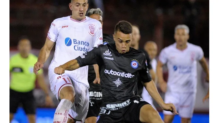 Huracán y Argentinos igualaron sin goles.