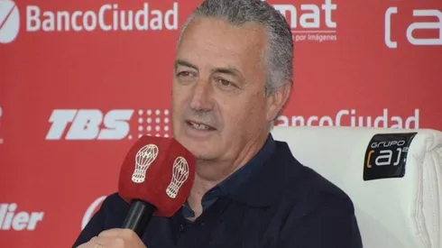 Alfaro en conferencia de prensa.