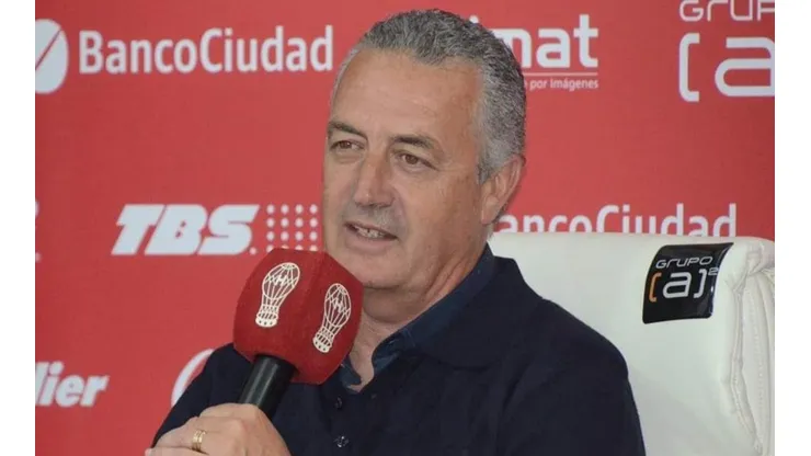 Alfaro en conferencia de prensa.