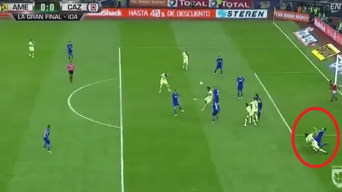 Valdez debería haber sido expulsado.