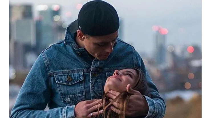 La pareja ideal: Sarah Kohan subió una foto ultra tierna con Chicharito y agregó un mensaje especial