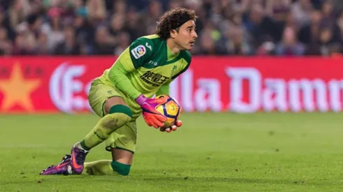 Memo Ochoa destacado en el TOTW de FIFA 19