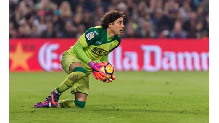 Memo Ochoa destacado en el TOTW de FIFA 19