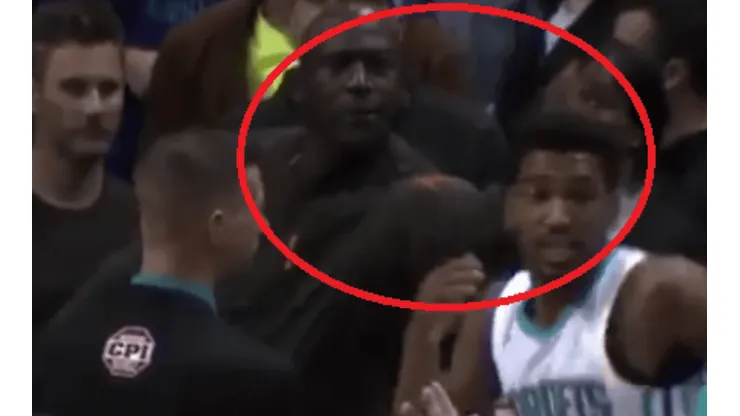 Michael Jordan golpea a Malik Monk por un error infantil