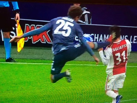 Odia a los argentinos: a Müller lo echaron por ponerle una patada en la nuca a Tagliafico