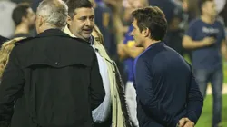 Guillermo y Angelici hablando en La Bombonera.