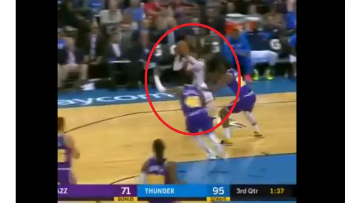 ¡Sin ver! la asistencia de Westbrook para la clavada de Adams