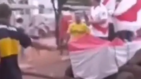 El insólito festejo con hinchas de Boca arrastrando en un carro a los de River que se hizo viral