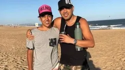 Agustín Riquelme junto a su padre.