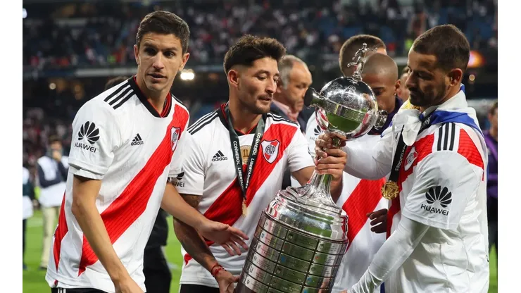 Papelón para cerrar un año horrible: Conmebol se equivocó grabando la chapa del campeón