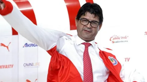 ¿Y los actuales? Chivas cerró a tres refuerzos pero Cardozo quiere más