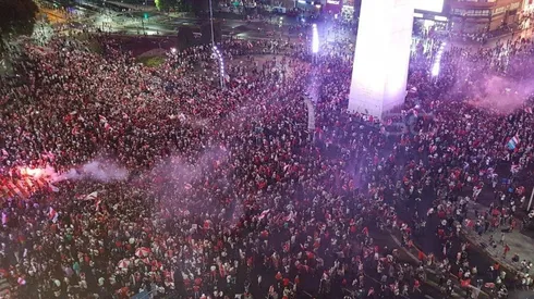 Foto de los hinchas de River en el Obelisco.