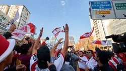 En la multitud de hinchas que llegaron a Madrid, River metió un amuleto en el Bernabéu