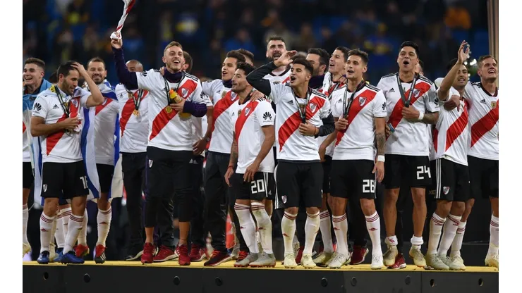 Foto de los jugadores de River celebrando en el Santiago Bernaéu.