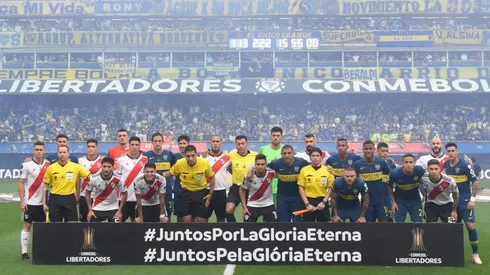 Boca y River en el duelo en la Bombonera.