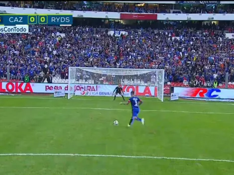 Caraglio le erró al arco en el penal y desperdició la opción más clara del Cruz Azul