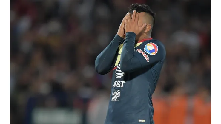 Roger Martínez erró el último penal frente a Pumas.