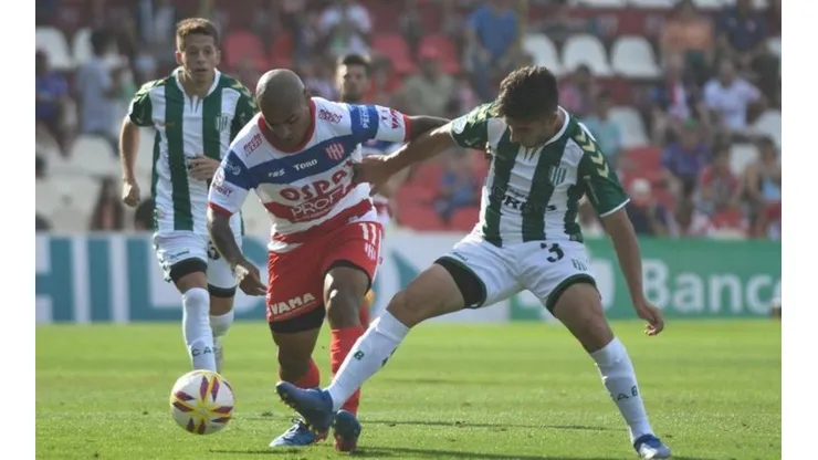 Banfield sumó de a tres en Santa Fe.