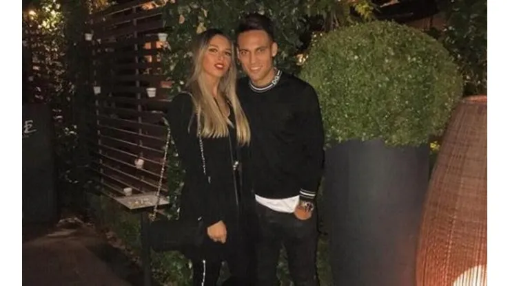 Lautaro Martínez junto a Agustina Gandolfo.
