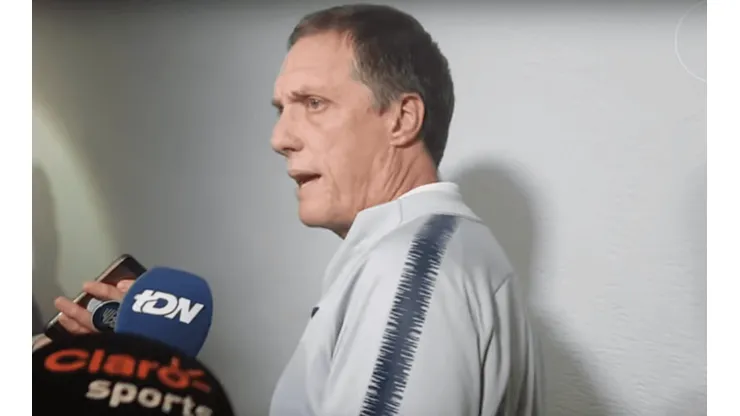 Ares de Parga ¿trollea? al América en rueda de prensa