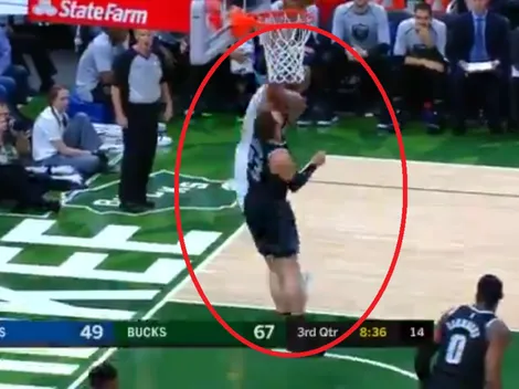 ¡Humillado! Giannis Antetokounmpo destroza a Blake Griffin con una clavada