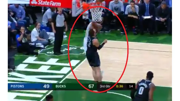 ¡Humillado! Giannis Antetokounmpo destroza a Blake Griffin con una clavada