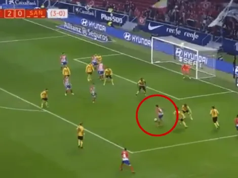 Correa engañó a todos con el cuerpo, le pegó de tres dedos y la clavó en el ángulo