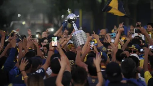 Los hinchas de Boca levantaron la Libertadores en el banderazo