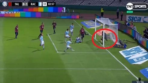 ¿¡Entró o no!? A los dos minutos, Centurión metió el primero para Racing con dudas incluidas