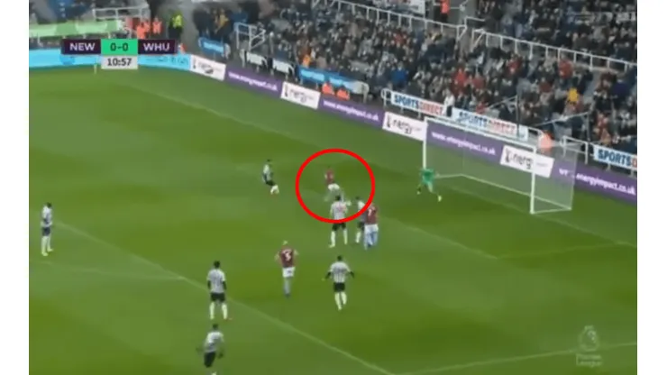 Foto captura del gol de Chicharito
