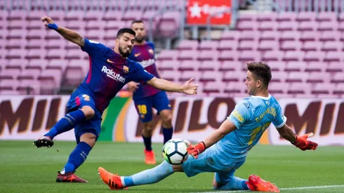 Chichizola enfrentando a Barcelona.