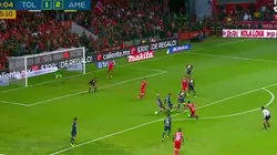 Tremendo golazo de Vega.