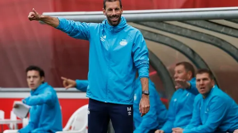 Van Nistelrooy habló maravillas de Lozano.