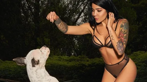 Erika Fernández piublicó una foto practicamente sin ropa.