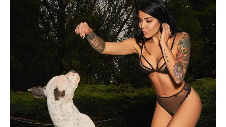 Erika Fernández piublicó una foto practicamente sin ropa.