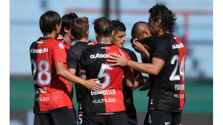 Newell's vs Patronato por la Superliga.