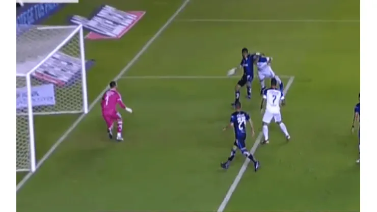 Ni el VAR impidió el gol de Pablo Aguilar para Cruz Azul