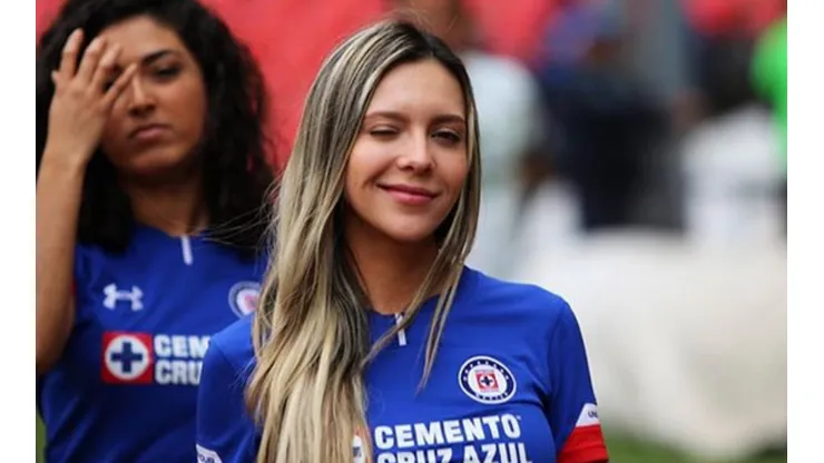 Male Azul festejó con todo la victoria del Cruz Azul.